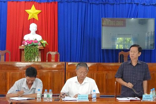 Bí thư Huyện ủy Tri Tôn làm việc với xã biên giới Vĩnh Gia