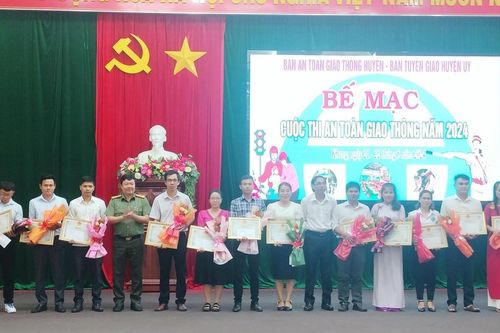Kbang trao giải cuộc thi 'An toàn giao thông' năm 2024