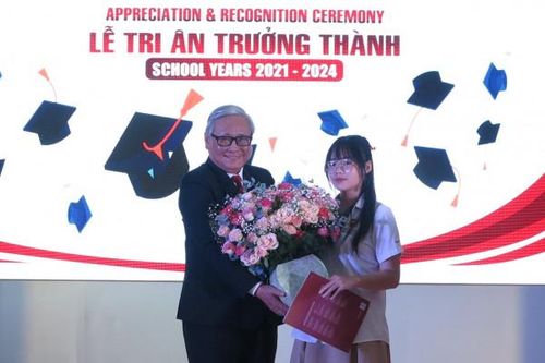 Lễ tri ân và trưởng thành cho học sinh khối 12 Trường iSchool Nha Trang