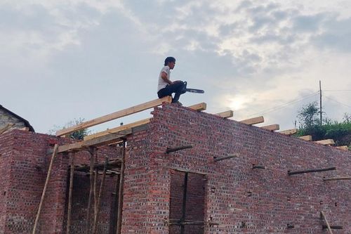 Huyện Mường Khương có 377 hộ nghèo, cận nghèo được hỗ trợ làm nhà ở