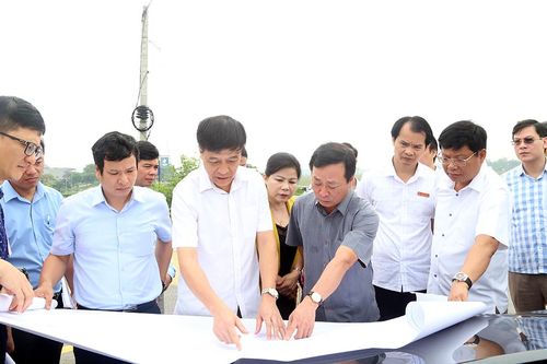 Kiểm tra tiến độ thực hiện một số dự án trên địa bàn huyện Phù Ninh