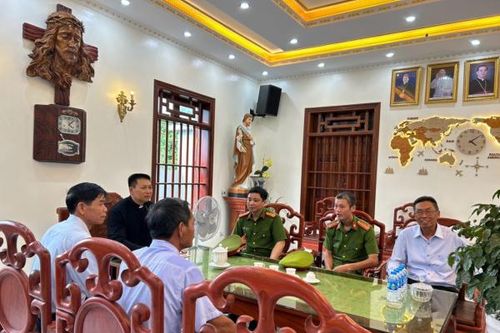 Kỳ cuối: Giữ bình yên nơi xứ đạo