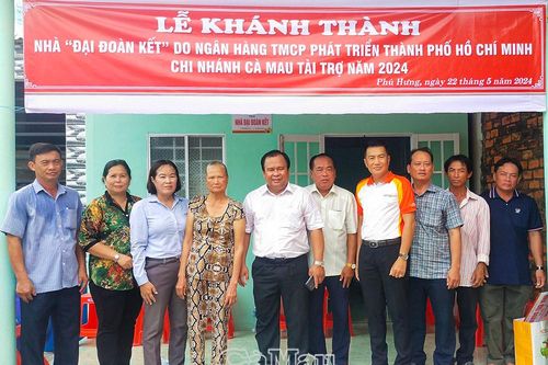 Khánh thành và bàn giao 30 căn nhà Đại đoàn kết cho hộ nghèo