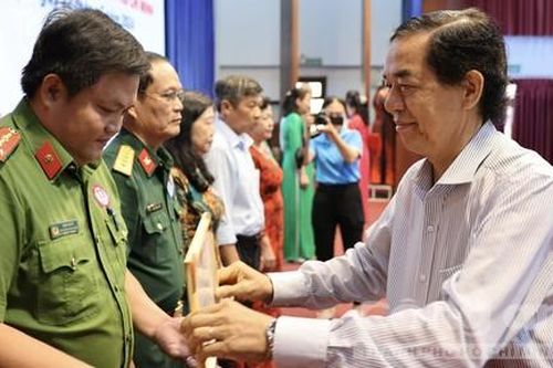 Quận Gò Vấp: Tuyên dương các tấm gương điển hình học tập và làm theo Bác Hồ