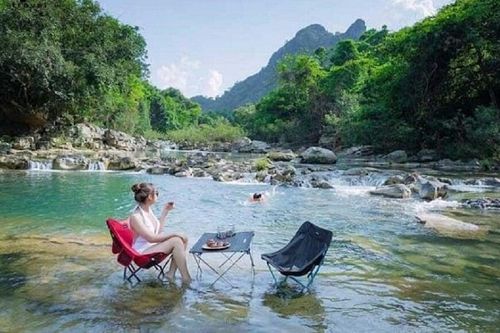 'Đập tan' cái nóng tại Khe Nước Lạnh Quảng Bình