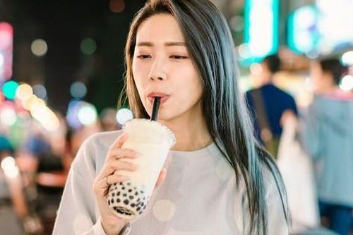 Khi giảm cân có được uống trà sữa? Lưu ý khi uống trà sữa giúp bạn không tăng cân và tránh lão hóa