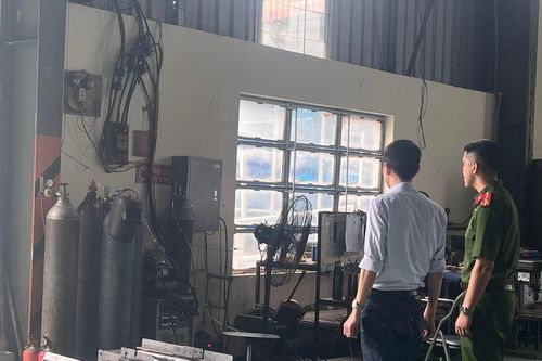 Kiểm tra đột xuất các cơ sở bị đình chỉ hoạt động do vi phạm phòng cháy, chữa cháy tại huyện Đan Phượng