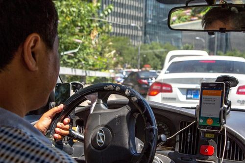 Thành phố Trung Quốc cảnh báo việc dư thừa tài xế công nghệ