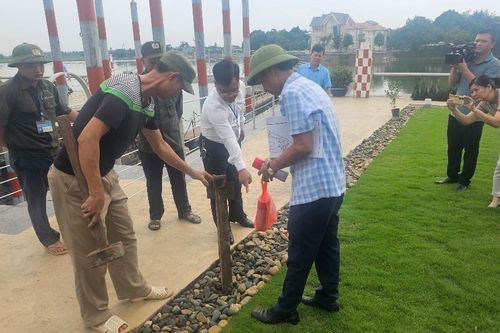Đã xác định mốc giới, tháo dỡ các công trình trái phép ven hồ Đầm Vạc