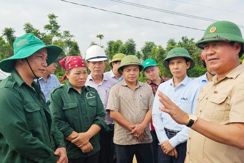 Chậm nhất là đến 30/5 phải bàn giao hết mặt bằng sạch đoạn Cam Lộ-Vạn Ninh