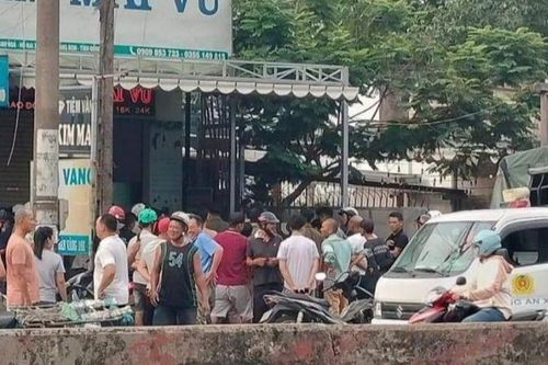Bắt nghi can vào tiệm vàng cướp giật dây chuyền rồi bỏ chạy ở Đồng Nai