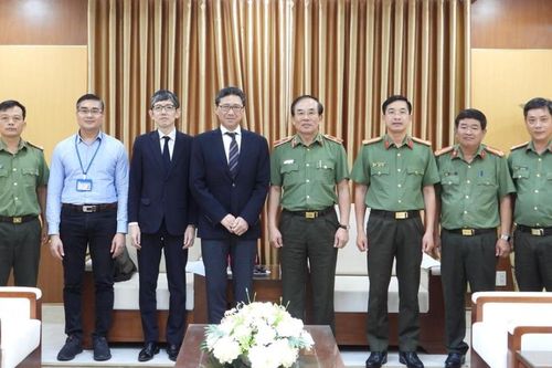Cơ quan ngoại giao các nước thăm và làm việc với Công an TP Đà Nẵng