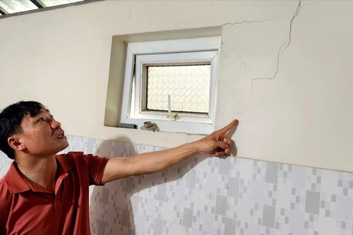 Thi công nâng cấp quốc lộ 8A làm nứt hàng loạt nhà dân