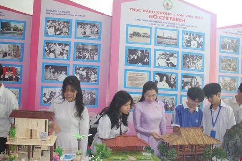 Trường học tránh phô trương, hình thức trong xây dựng Không gian văn hóa Hồ Chí Minh