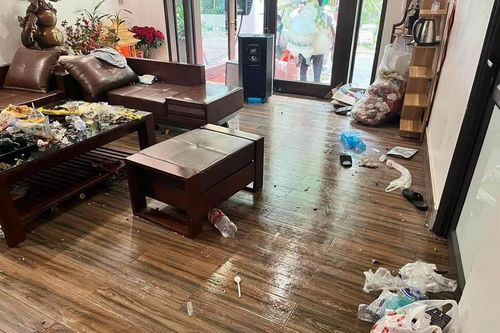 Kinh hoàng sản phẩm 'không dám nhìn' của đoàn khách thuê villa để lại