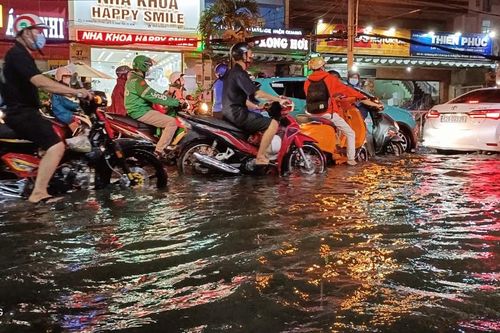 Cứ mưa là ngập, TPHCM đề xuất giải pháp gỡ vướng