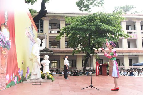 Tạo nguồn phát triển đảng viên là học sinh người dân tộc thiểu số