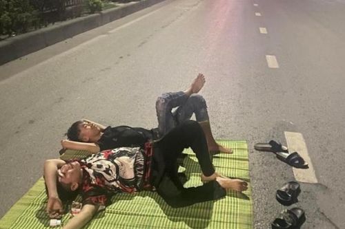 'Đu trend', 'bắt trend': Đừng biến mình thành con rối!