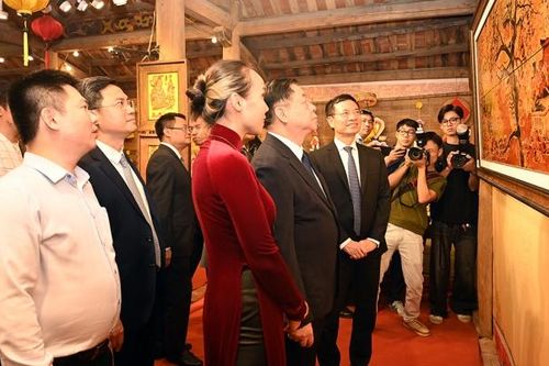 Khi tranh dân gian được 'khoác áo mới'