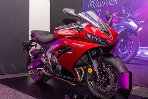 Cận cảnh mẫu môtô Triumph Daytona 660
