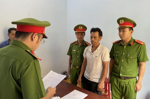 Khai thác cát trái phép, 3 đối tượng bị khởi tố