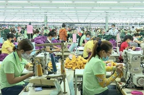 Lo gián đoạn sản xuất, thiếu hụt lao động