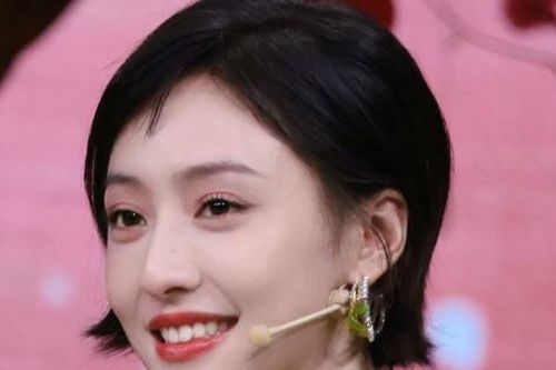 Nữ diễn viên Hồ Liên Hinh xuất hiện giữa bê bối lộ clip 20 phút