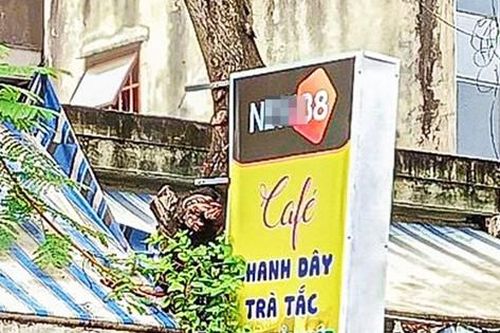 Nhiều bảng quảng cáo cờ bạc xuất hiện trên đường phố Đà Nẵng