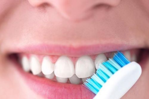 Sai lầm phổ biến khiến việc đánh răng buổi sáng không còn tác dụng