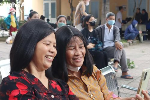 Những hình ảnh đẹp tại chương trình trao tặng tóc cho người bệnh ung thư ở Nghệ An