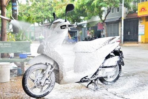 Rửa xe quá nhiều sẽ gây hại cho xe, bao nhiêu lâu rửa xe một lần là tốt nhất?