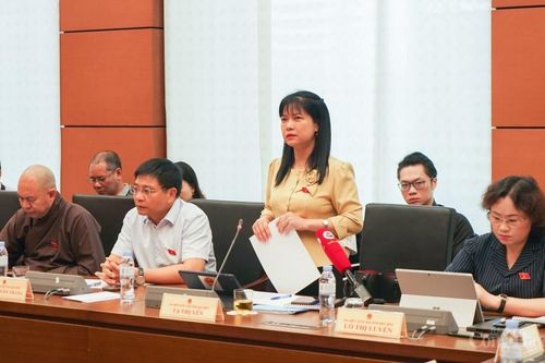 Đại biểu quốc hội đề nghị làm rõ ''dấu hiệu bất thường'' giá chung cư leo thang, giá vàng ''nhảy múa''