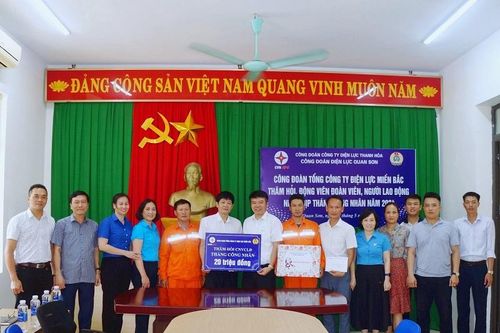 Chủ tịch Công đoàn Tổng Công ty Điện lực miền Bắc thăm hỏi, động viên người lao động Công ty Điện lực Thanh Hóa