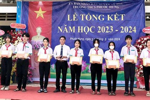 Trường THCS Phước Hưng tổng kết năm học 2023- 2024