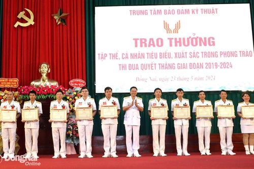 Phát huy tính tiền phong gương mẫu của người đứng đầu thi đua hoàn thành xuất sắc nhiệm vụ