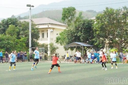 Văn Bàn lần đầu tiên tổ chức giải bóng đá nữ quy mô cấp huyện
