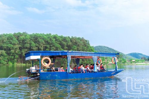 Hồ Ghềnh Chè - điểm đến ấn tượng