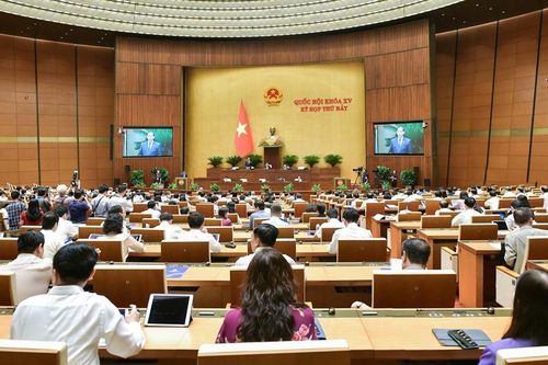 Quốc hội thảo luận về Dự thảo Luật Trật tự an toàn giao thông đường bộ