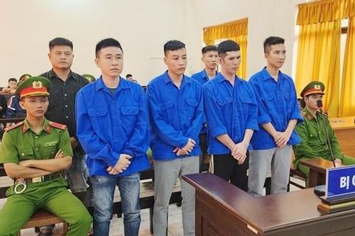 Nhóm thanh niên mua đi bán lại vũ khí lãnh án tù