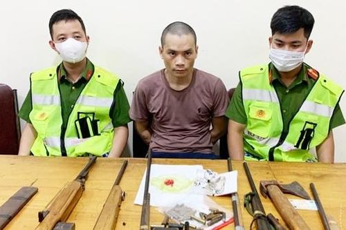 Bắt con nghiện chuyên 'nhập khẩu' ma túy cùng nhiều vũ khí nóng