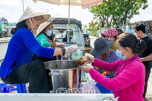 'Mọi người vui, mình cũng hạnh phúc'