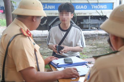 Bị bắn tốc độ, nam thanh niên phân trần 'em vội đi thăm bạn'