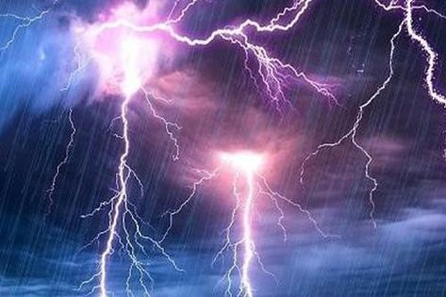 Kỹ năng phòng tránh sét cơ bản người dân cần nắm rõ trong những ngày mưa dông