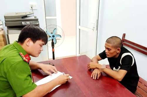 Bị bắt vì trộm cắp trong thời gian chờ xét xử