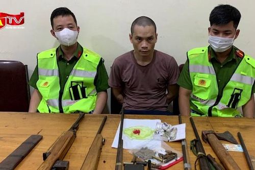 Thu giữ 7 khẩu súng trong nhà 'trùm' ma túy