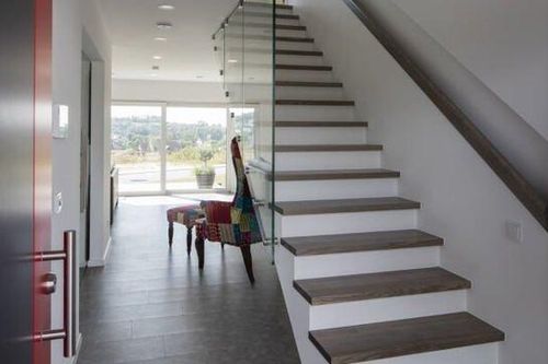 Cầu thang cần có bao nhiêu bậc mới tốt?