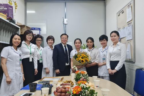 Nữ điều dưỡng sơ cứu kịp thời bé trai bị đuối nước tại khu nghỉ dưỡng