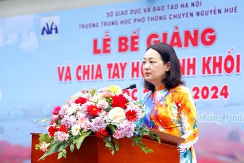 Ngôi trường có nhiều học sinh tài năng, thanh lịch