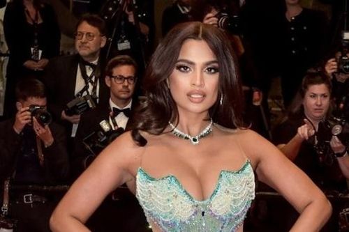 5 mẫu đầm dạ hội của nhà thiết kế Việt trên thảm đỏ Liên hoan phim Cannes 2024