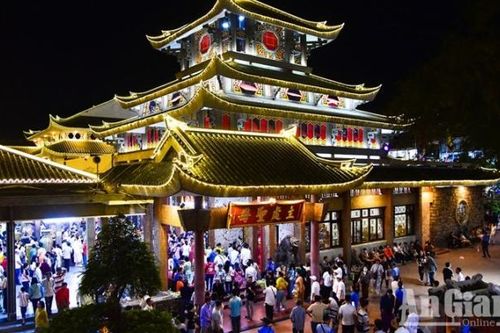 Đề xuất không thu phí lễ hội Vía Bà Chúa Xứ núi Sam năm 2024